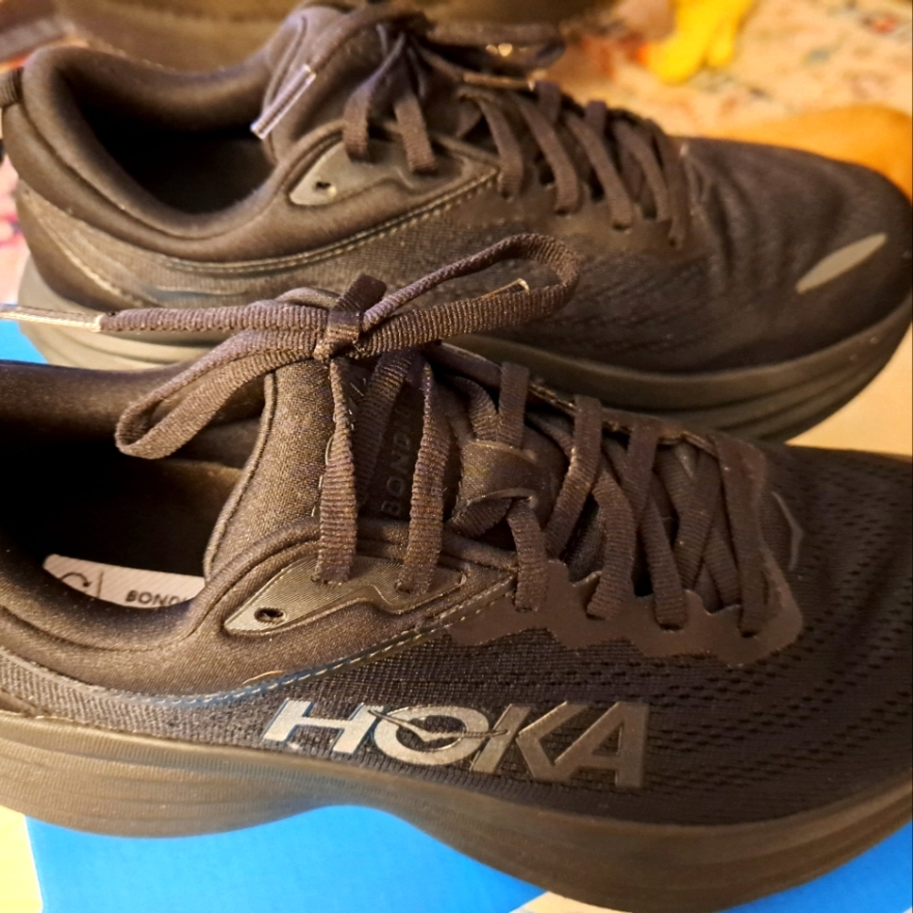 Hokas WOMENS BONDI SIZE 10.5